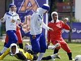 ООН призывает ФИФА разрешить носить хиджабы на поле