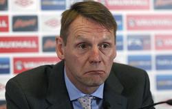 Стюарт Пирс покинул пост главного тренера «Ноттингем Форест»