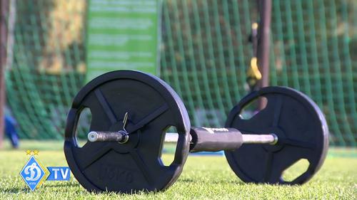 «Динамо» на сборе в Испании: силовая работа на утренней тренировке (ВИДЕО)