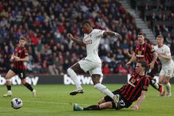 "Einer der besten Innenverteidiger der Liga": Bournemouths Fans reagieren begeistert auf Zabarnys Spiel gegen Manchester United