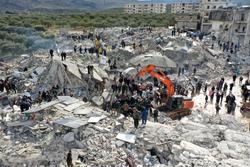 In Turkey, a whole football team was buried under the rubble of a hotel