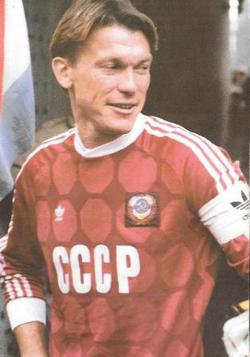 Блохин. На поле и за его пределами...