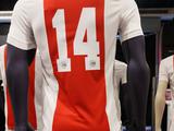 «Аякс» в новом сезоне будет выступать в футболках без имен игроков (ФОТО)