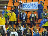 Матч чемпионата Боснии был прерван из-за бесчинств фанатов (ВИДЕО) 
