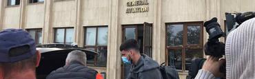 СМИ: Мирча Луческу прилетел в Бухарест на встречу с Тудором Бэлуцэ (ФОТО)