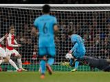 Месси в игре с «Арсеналом» забил 10 000-й гол «Барселоны» в официальных турнирах