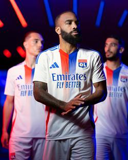 "Lyon presented a new home jersey for the next season (PHOTOS)