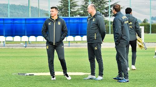 «Збірну України на гру проти Англії виведе Ротань. До команди повертається Коноплянка», — джерело