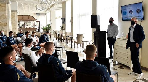 Сборную Украины посетил Франческо Баранка, рассказавший футболистам о нечестных играх (ФОТО)