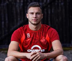 Kukharevic erzielte ein Tor für Swansea U-21 (VIDEO)