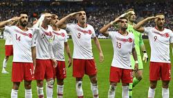 УЕФА открыл дело против Турции за «военный» жест во время празднования голов (ФОТО)