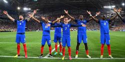 Игроки сборной Франции в случае победы на Евро поделятся призовыми с резервистами