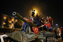 Футболисты «Лиона» не могут улететь из Турции из-за попытки военного переворота 