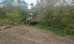 Война в Украине. Бойцы ВСУ захватили очередной танк РФ (Т-72Б), с надписью «Своих не бросаем» 