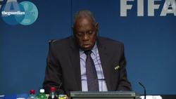 Руководитель ФИФА заснул на пресс-конференции по итогам Исполкома в Цюрихе (ВИДЕО)