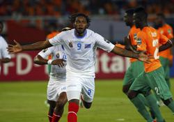 Дьемерси Мбокани в матче с Кот-д'Ивуаром - ФОТО