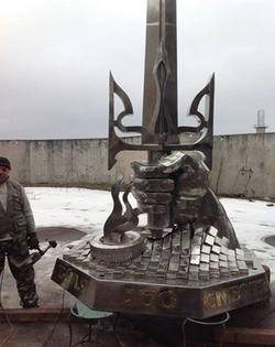 Настоящий шедевр: В сети нашли новый меч для Родины-матери в Киеве (фотофакт)