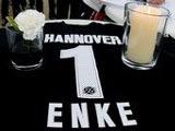 Руководство немецкого футбола побывало на могиле Энке