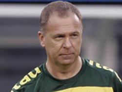 Менезеш не будет уволен из сборной Бразилии