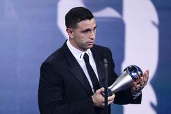 Еміліано Мартінес визнаний найкращим воротарем року за версією ФІФА
