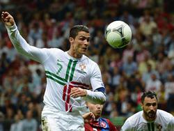 Португалия — первый полуфиналист Евро-2012