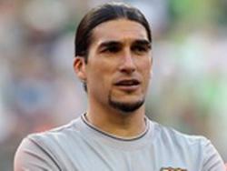 «Барселона» продлила Хосе Пинто 