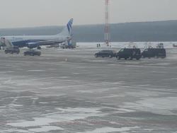 Мордор как он есть. В Красноярске пассажиров самолета два часа продержали на морозе из-за Путина