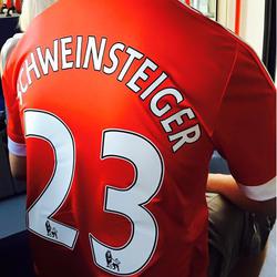 Швайнштайгер купит новые футболки всем фанатам, которые приобрели его форму с неправильным номером
