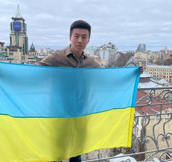 Казахстанский футболист не уехал из Киева после начала войны и стал волонтером 
