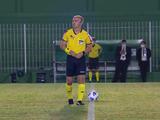 ВИДЕО: В Бразилии главный арбитр матча справил малую нужду на поле, не снимая шорт