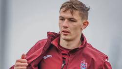 Агент Сікана розповів про подальші плани футболіста