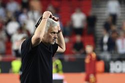 Моурінью — головному арбітру фіналу ЛЄ: «Ти чортова ганьба»