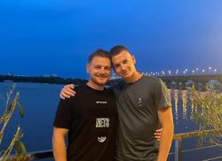 До Сироти у Київ приїхав брат із США, якого він не бачив 15 років (ФОТО)