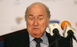 ФИФА уменьшит зарплату Зеппу Блаттеру