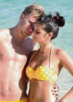 Анна Безус: «Первый знак внимания от Ромы — девять белых роз»