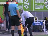 Главный тренер дортмундской «Боруссии» получил травму, отмечая забитый мяч (ФОТО)