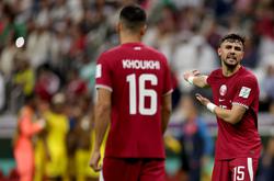 Katar ist die erste Nationalmannschaft in der Geschichte der Weltmeisterschaft, die das Turnier ausrichtet und im Eröffnungsspie