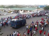 Футболистов ганского клуба эвакуировали с поля на бронетранспортере