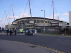 «Манчестер Сити» продает название стадиона