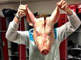 Игрок «Сток Сити» нашел в своем шкафчике свиную голову (ФОТО)