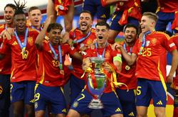 Іспанська вертикаль збірних