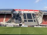 Обрушилась крыша домашнего стадиона АЗ. Матч с «Мариуполем» под вопросом (ФОТО)