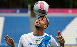 «Лонвейка у «Динамо» бачу хіба на позиції Шапаренка. Та й тут з натяжкою», — журналіст