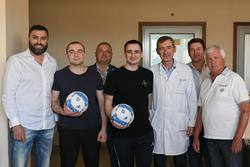 Динамовцы посетили моряков в Центральном госпитале СБУ (ФОТО, ВИДЕО)