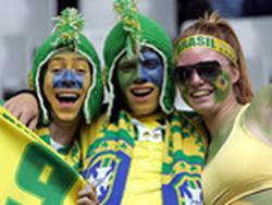 Бразильским школьникам разрешили ходить на занятия в желто-зеленых футболках