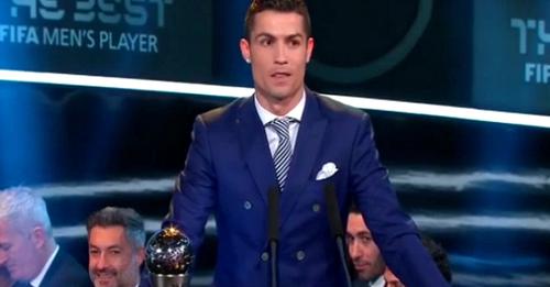 Криштиану Роналду — игрок года по версии ФИФА (ВИДЕО)