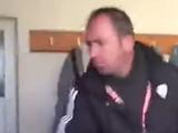 Турецкий тренер «мотивирует» игроков в раздевалке (ВИДЕО). Никого не напоминает?