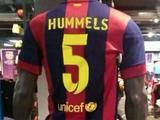 В Испании началась продажа футболок «Барселоны» с фамилией Хуммельса