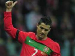 Роналду не считает Португалию фаворитом Евро-2012