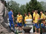 Игроки молодежной сборной почтили память Валерия Лобановского